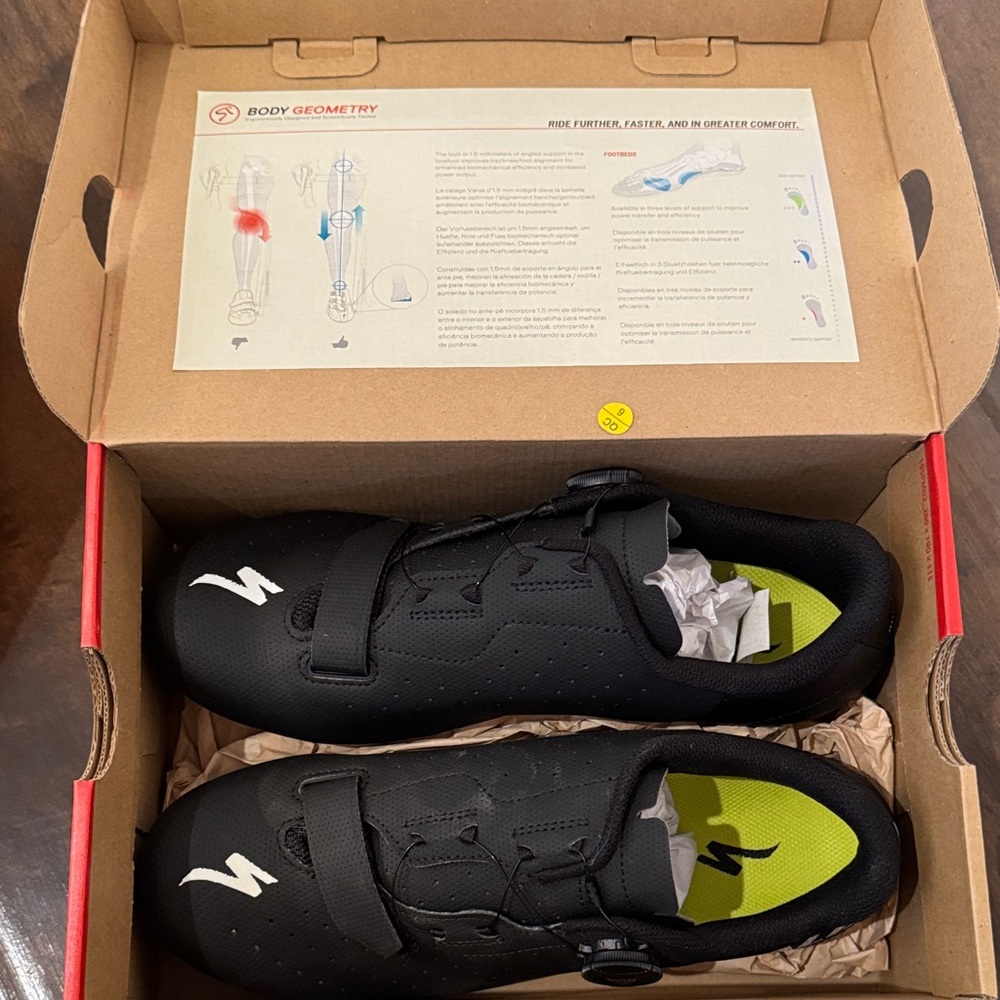 Specialized Black Cycling Shoes - Picture 3 of 6